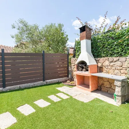 Villetta Con Giardino - Lu Fraili Nuragheddu Exterior photo