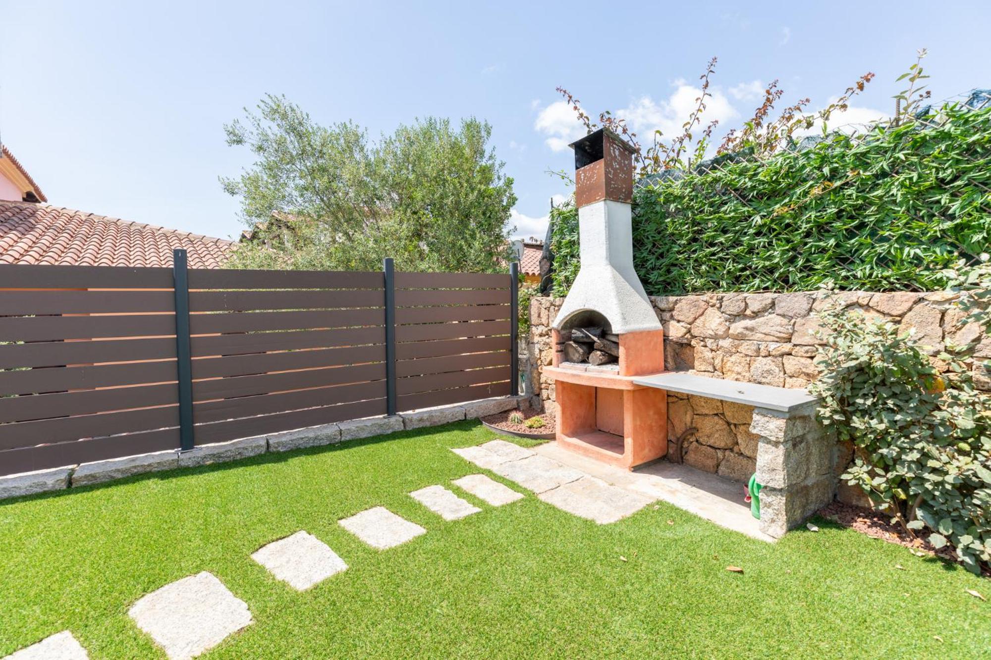 Villetta Con Giardino - Lu Fraili